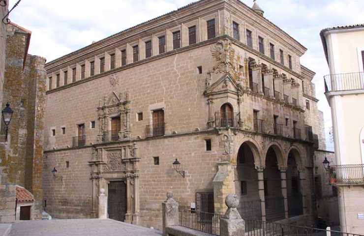 Palacio de San Carlos en Trujillo
