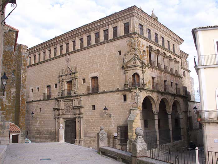Palacio de San Carlos en Trujillo