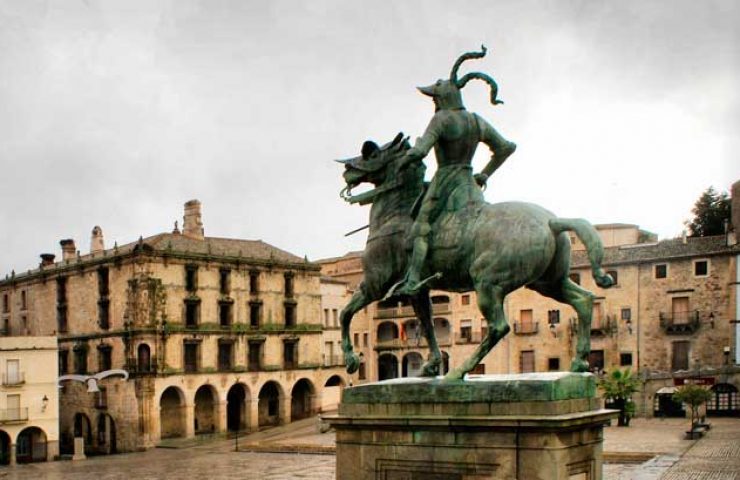 Estatua de Francisco Pizarro